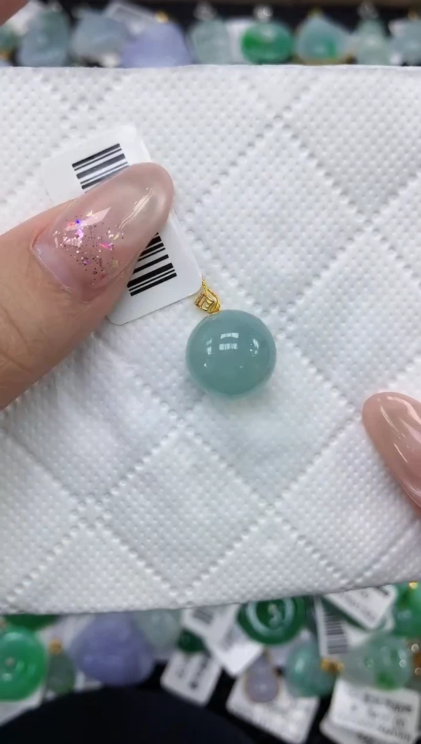 颈饰18K金镶嵌翡翠1111111111