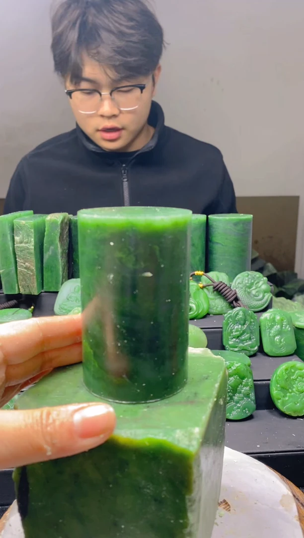未镶嵌和田玉（碧玉）珠宝半成品1