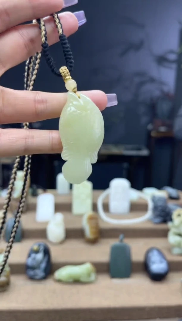 颈饰未镶嵌和田玉1