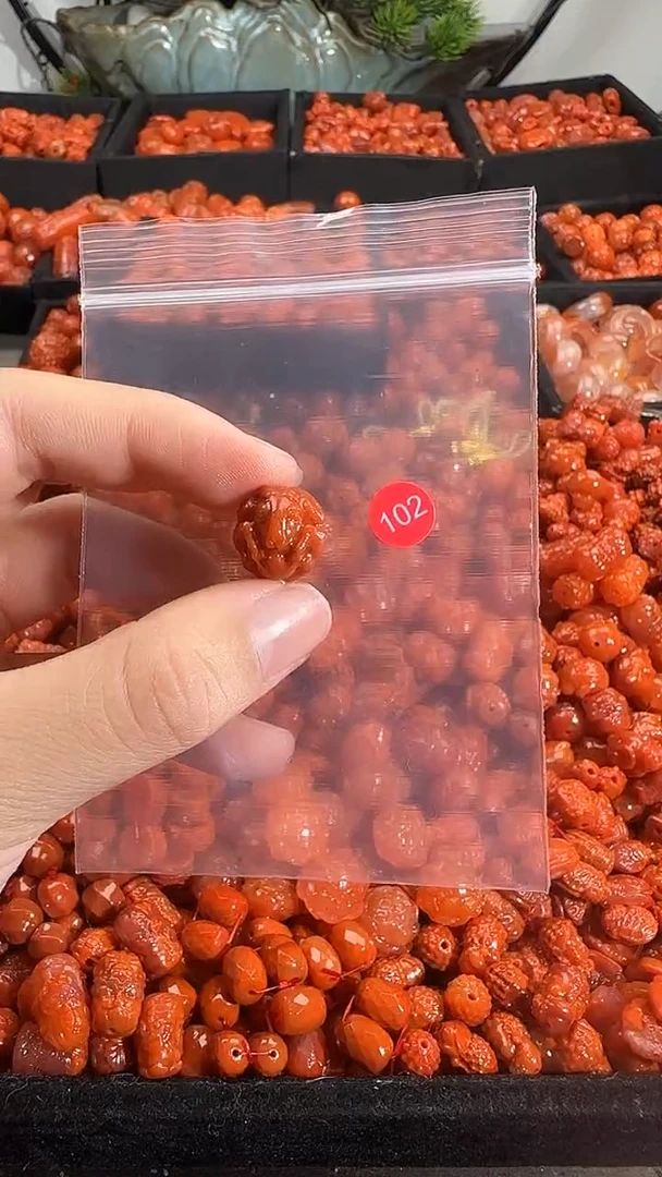 颈饰未镶嵌南红玛瑙1