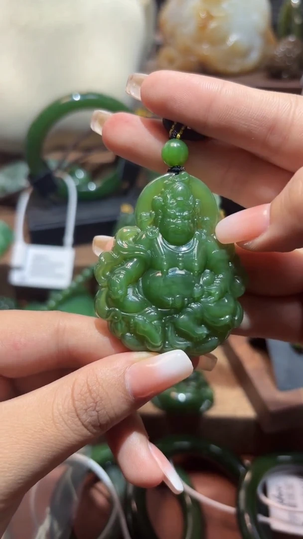 颈饰未镶嵌和田玉（碧玉）1