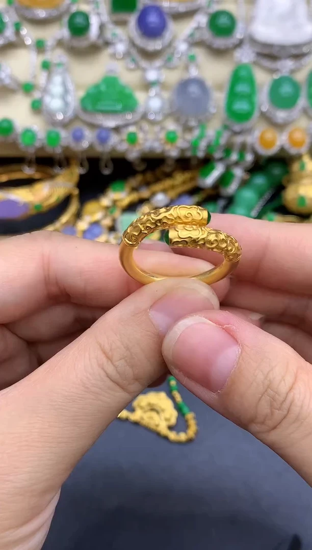 18K金镶嵌戒指翡翠320-中国好珍宝