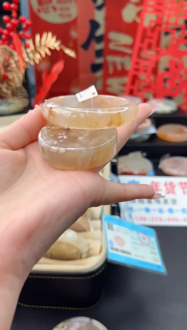 【闪购商品】石英质玉手镯未镶嵌赠送镯心（50圈口）