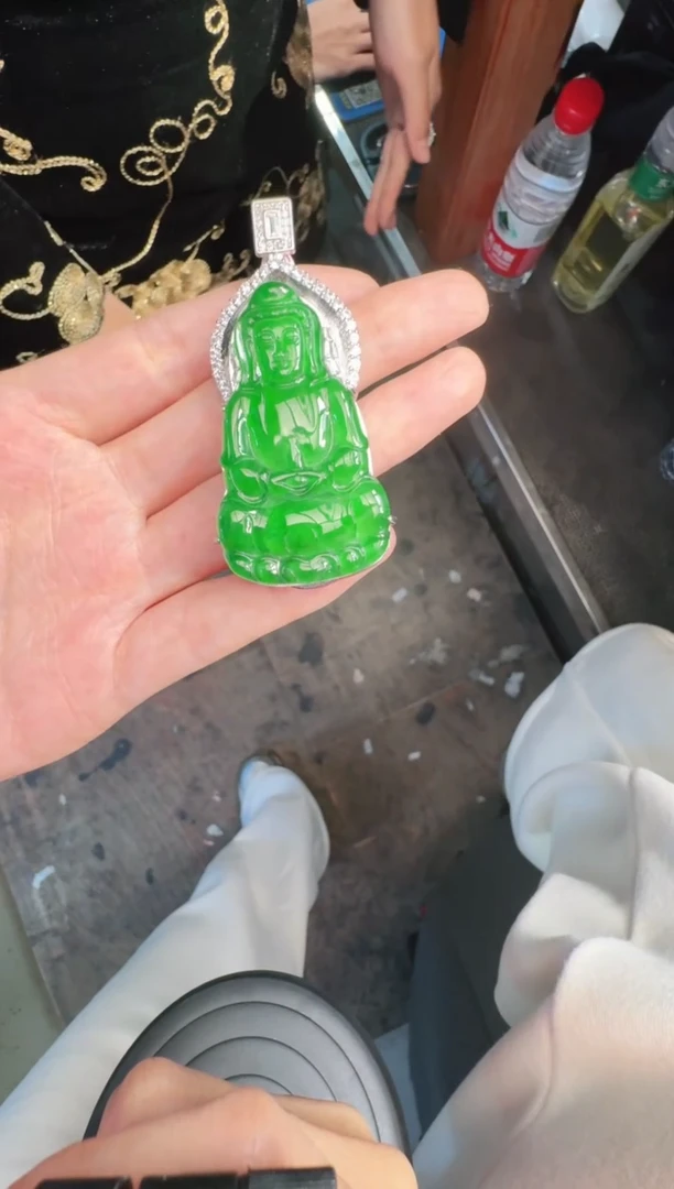 未镶嵌定制翡翠A货有轻微色差属于正常现象，观音1