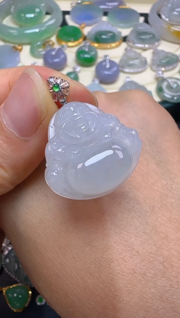 颈饰18K金镶嵌翡翠佛公