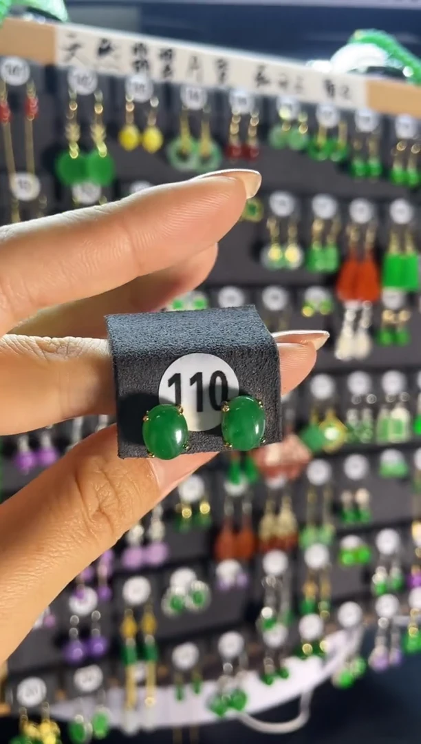 【闪购商品】翡翠耳饰银S925镶嵌110...