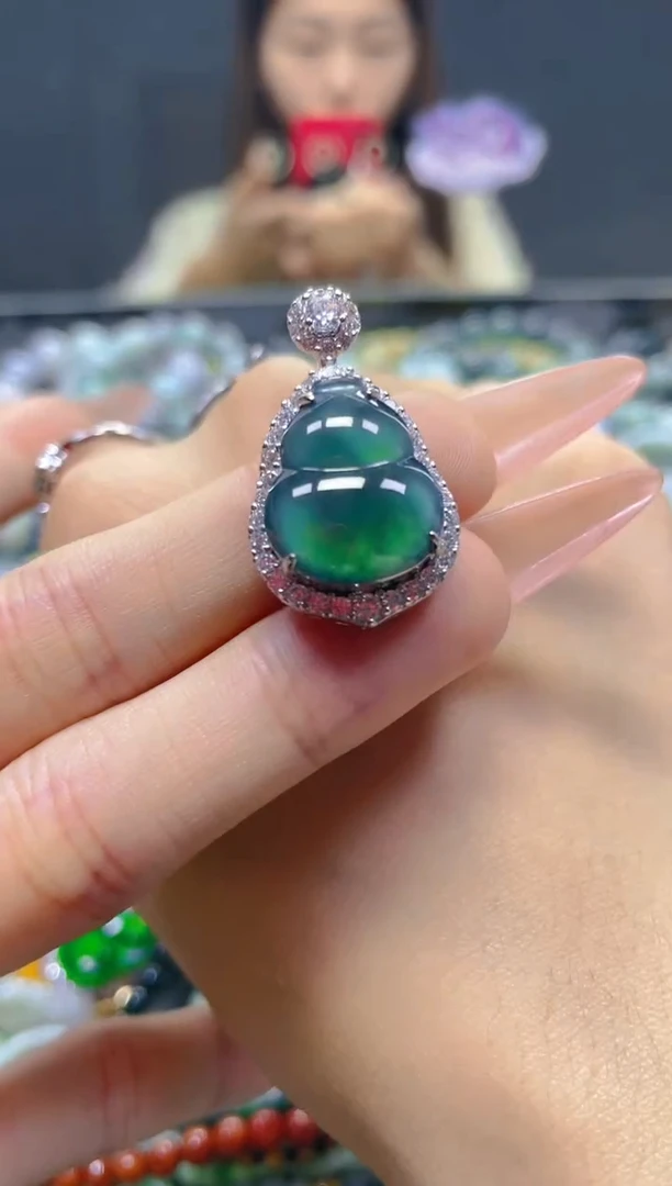 颈饰未镶嵌翡翠/M/翡翠A货，一件也是批发价