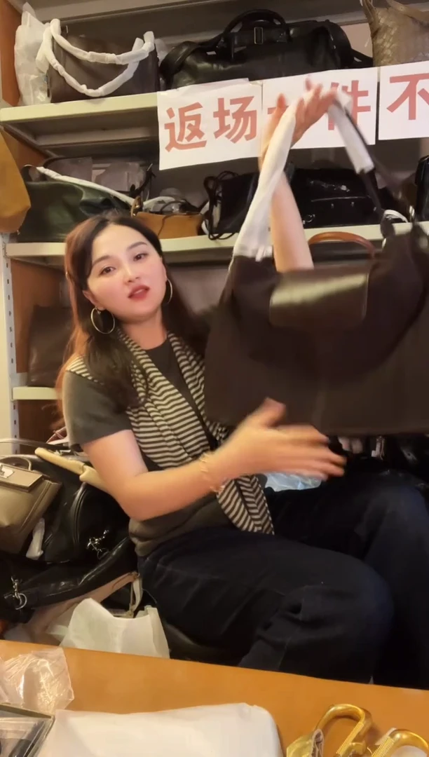 牛皮（革）高端订制时尚百搭女士包包