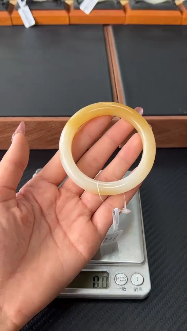 未镶嵌手镯和田玉且末微色差金山54+M