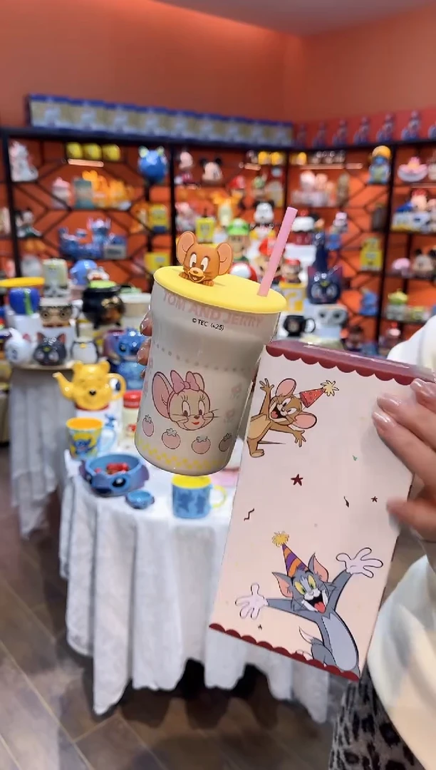 瓷片@@猫和老鼠黄色带盖陶瓷吸管杯