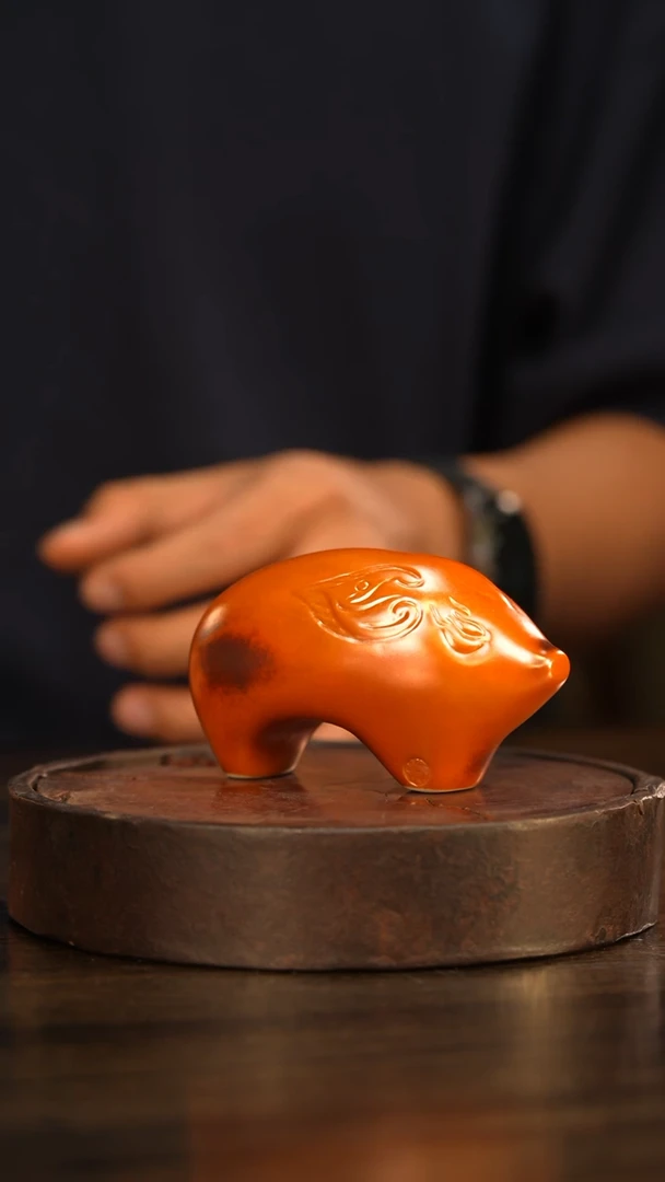 4柴房陶瓷柴烧小金猪摆件