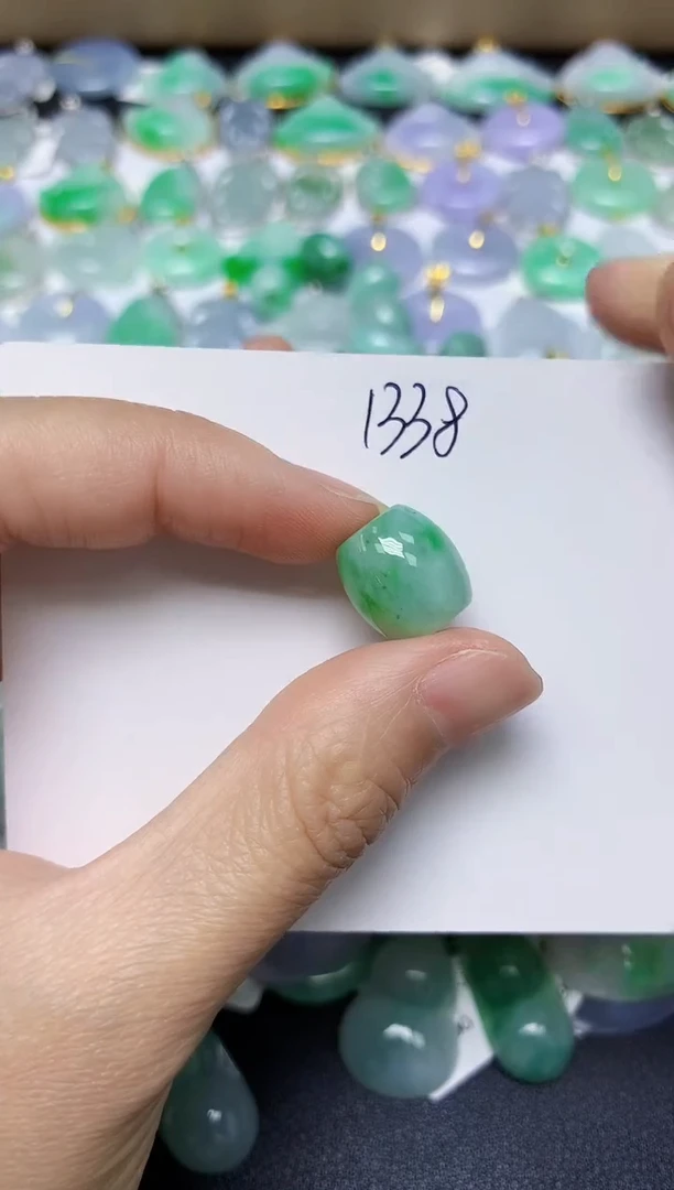 翡翠未镶嵌颈饰 天然缅甸翡翠A货