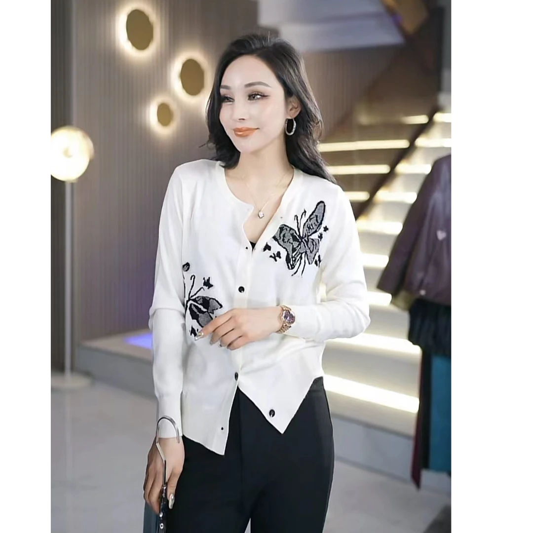 时尚轻奢气质百搭修身显瘦蝴蝶刺绣圆领长袖针织衫开衫6W36+695