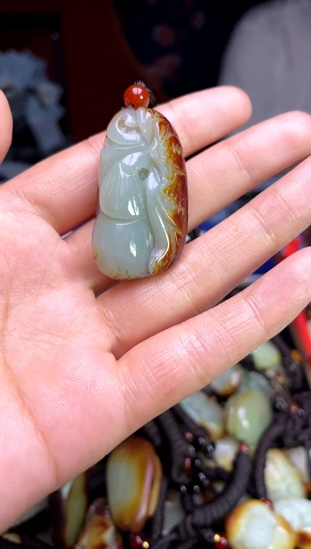 和田玉未镶嵌颈饰1