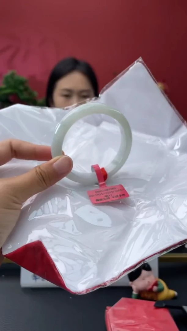 未镶嵌手镯翡翠10