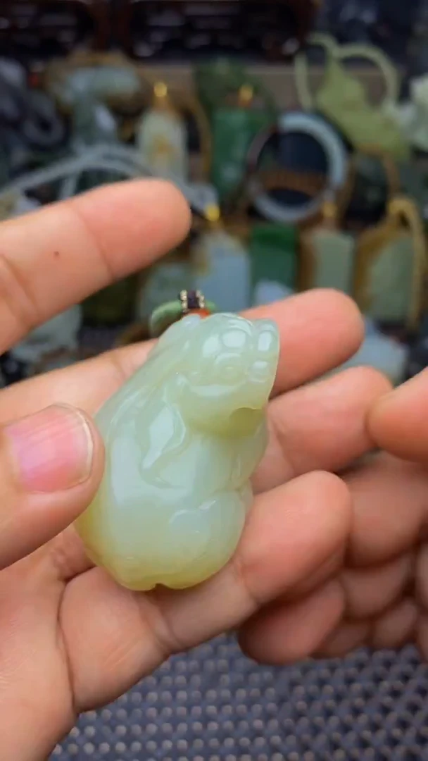 未镶嵌和田玉挂件1