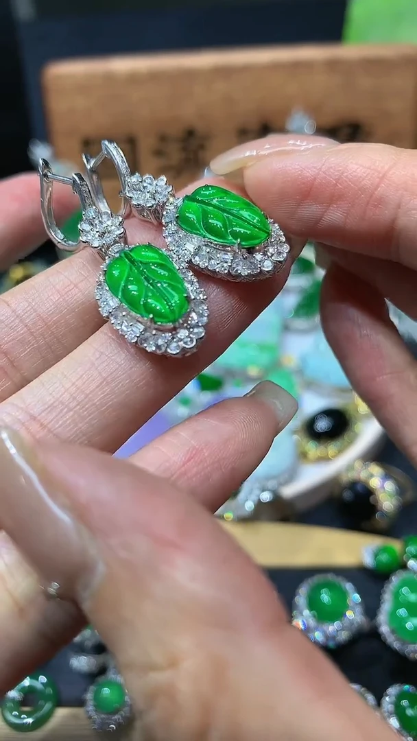【闪购商品】翡翠耳饰18K金镶嵌团购