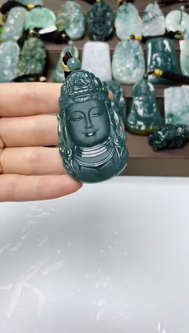 翡翠未镶嵌颈饰
