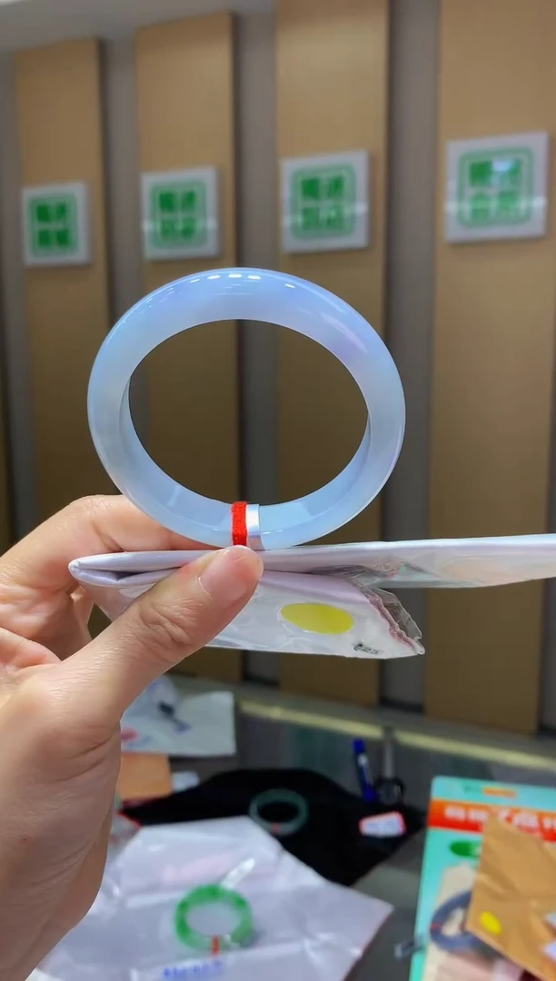 翡翠手镯未镶嵌133圈口55.1