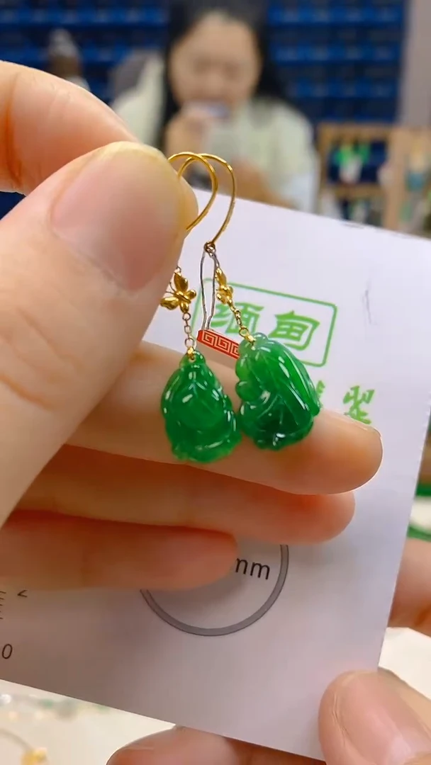 颈饰18K金镶嵌翡翠新号开播 全场乱卖