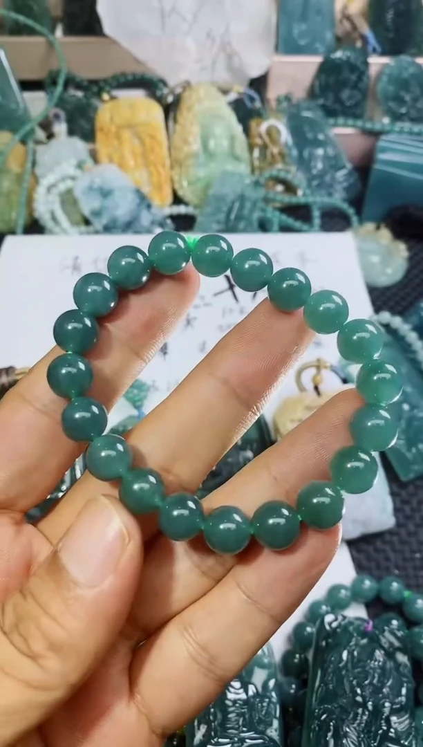 翡翠未镶嵌颈饰