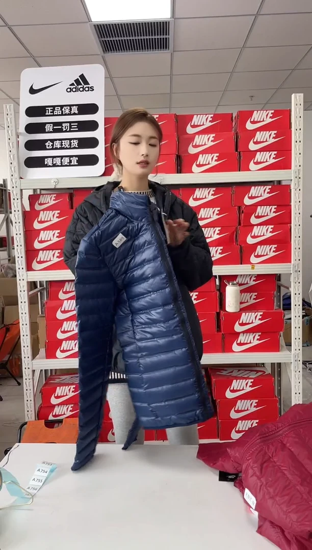 编码闪购尺码 s adidas/阿迪达斯卫衣卫裤以直播间过款为主