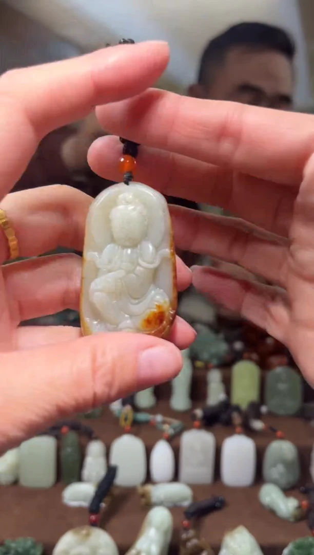 颈饰未镶嵌和田玉·