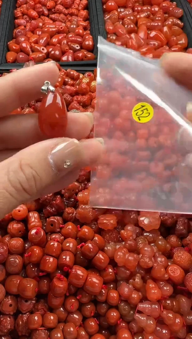 【闪购商品】南红玛瑙颈饰未镶嵌1