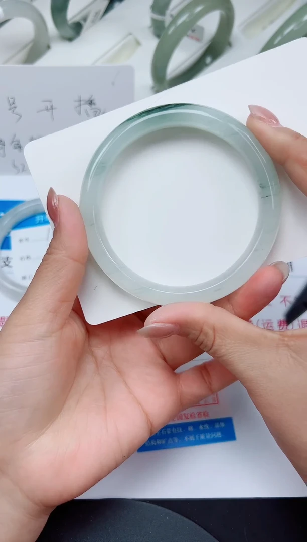 未镶嵌手镯石英质玉180-62/63