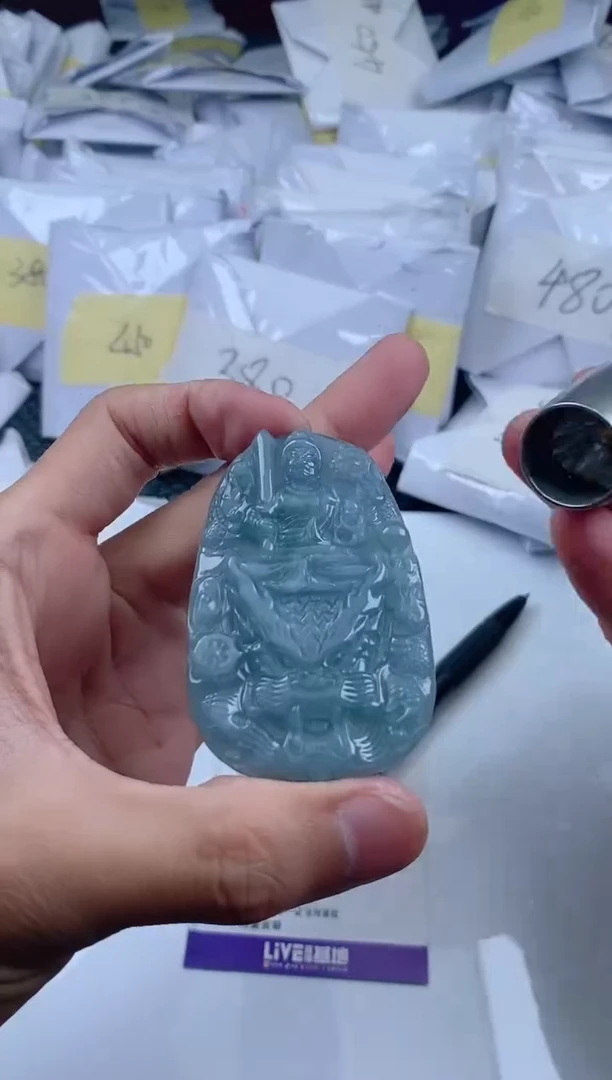 翡翠未镶嵌颈饰