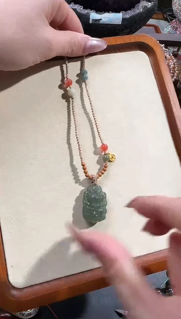 吊坠(赠链)未镶嵌和田玉7864536453