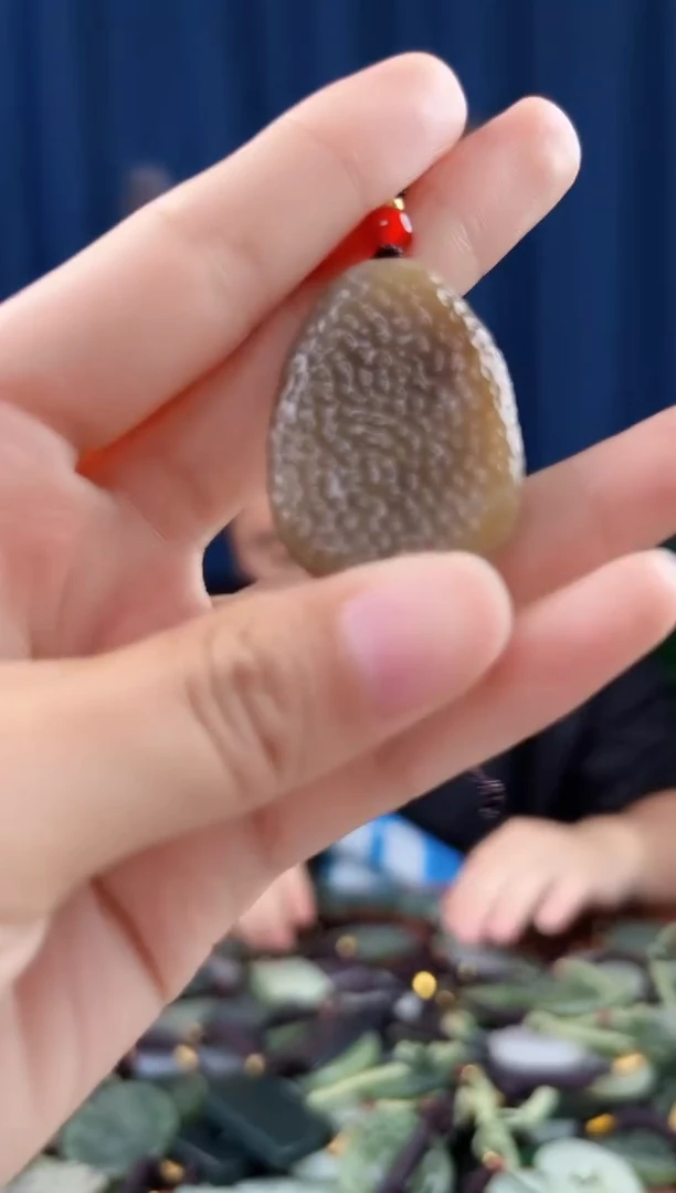 未镶嵌和田玉挂件拍一发一，