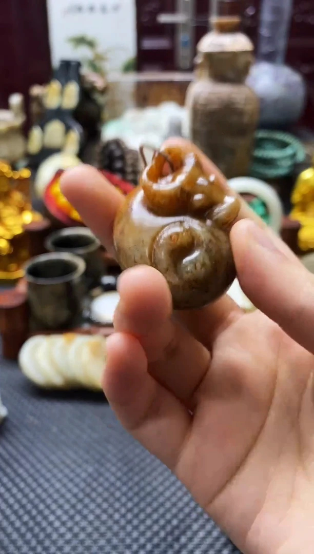 未镶嵌和田玉挂件牛