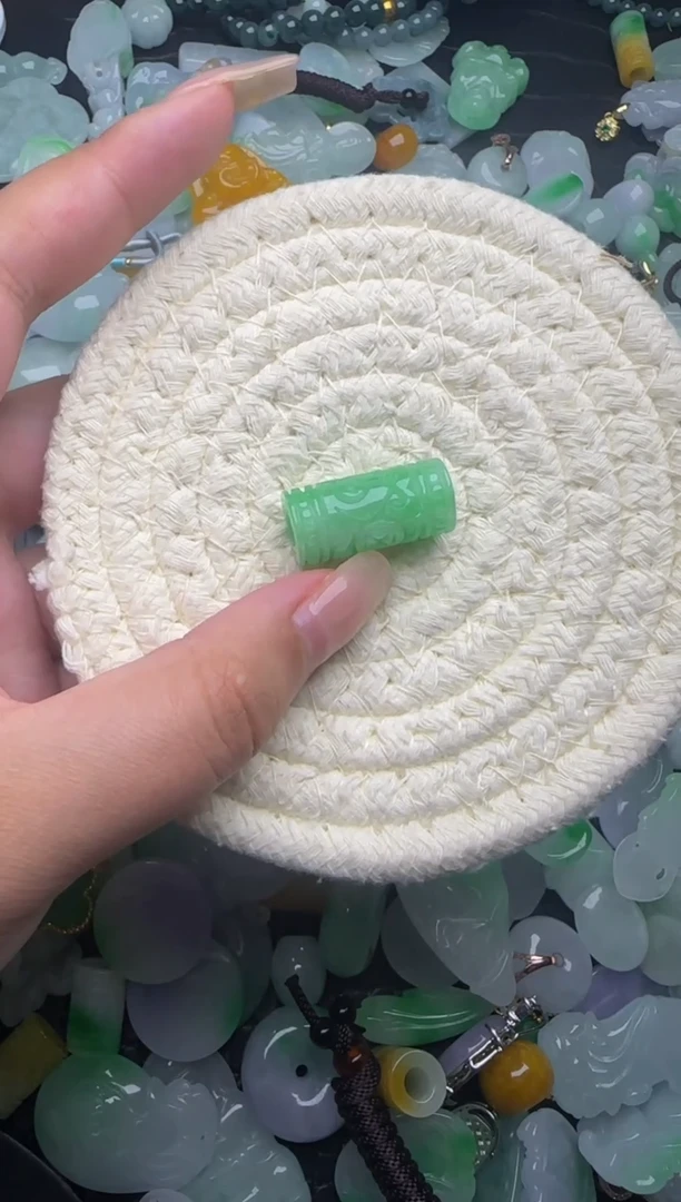 翡翠未镶嵌颈饰天然缅甸翡翠吊坠