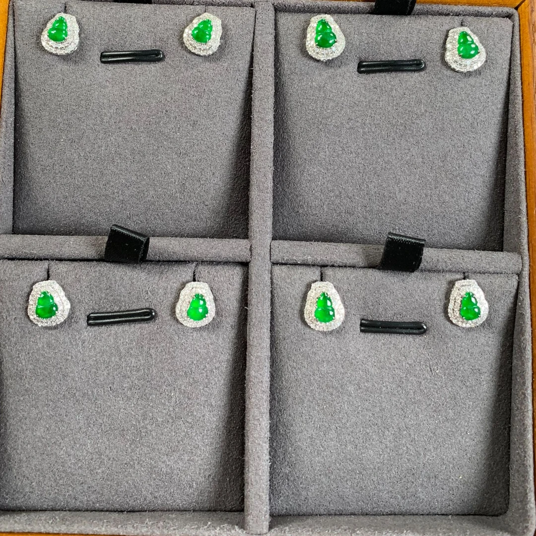 翡翠A货18K金镶嵌葫芦耳钉多样性发货，发一件547