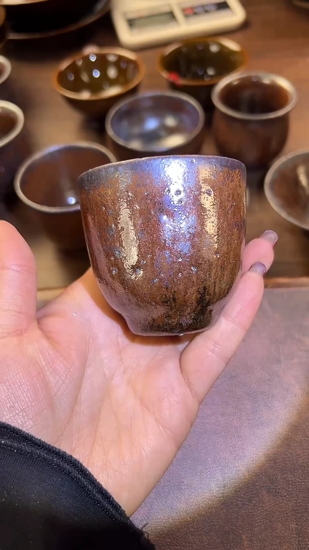 L**e原矿窑变色直口杯