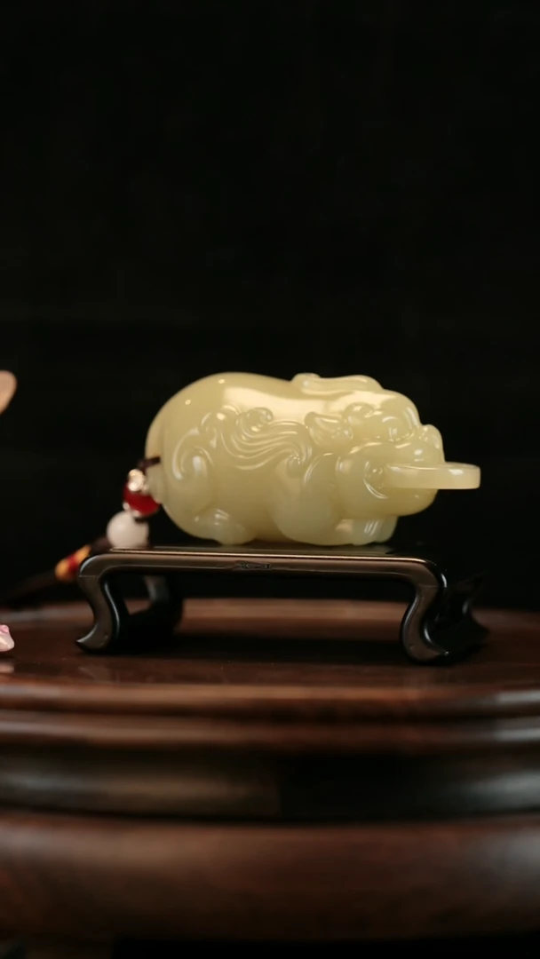 云南石口衔金币貔貅