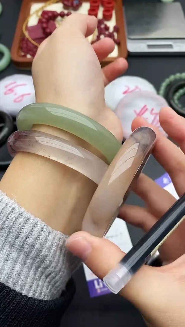 未镶嵌手镯石英质玉99+60/61