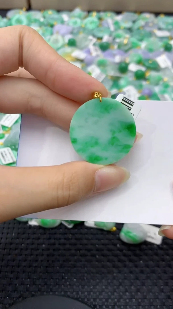 翡翠18K金镶嵌颈饰天然缅甸翡翠A货