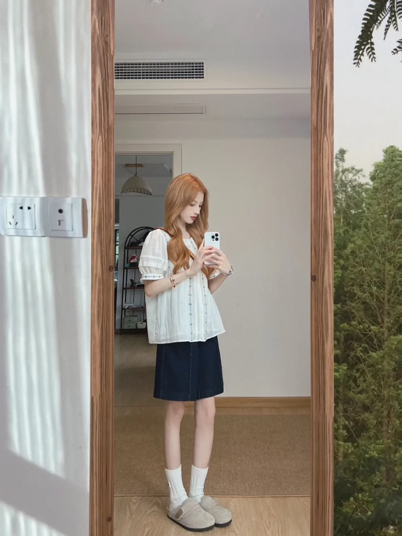 夏季一整套ootd穿搭白色刺绣衬衫上衣女搭配牛仔短裤显瘦两件套女