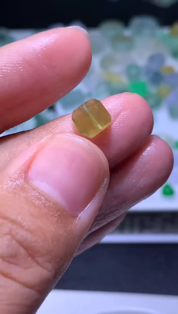 未镶嵌定制翡翠毛货