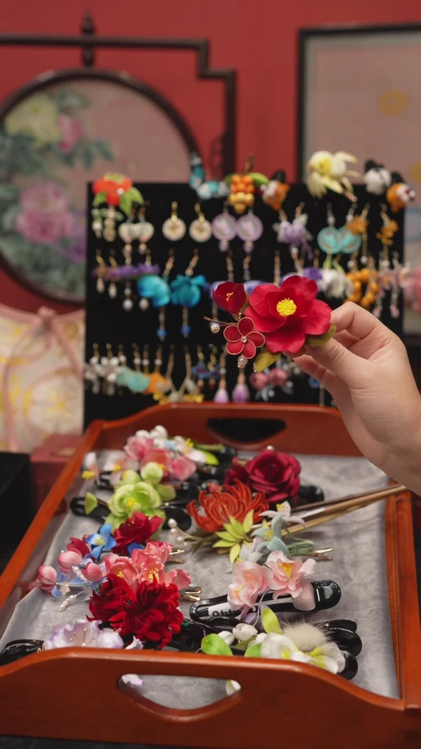 刺绣非遗绒花手工饰品