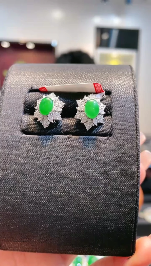 【闪购商品】翡翠颈饰18K金镶嵌A36天然A货翡翠耳饰