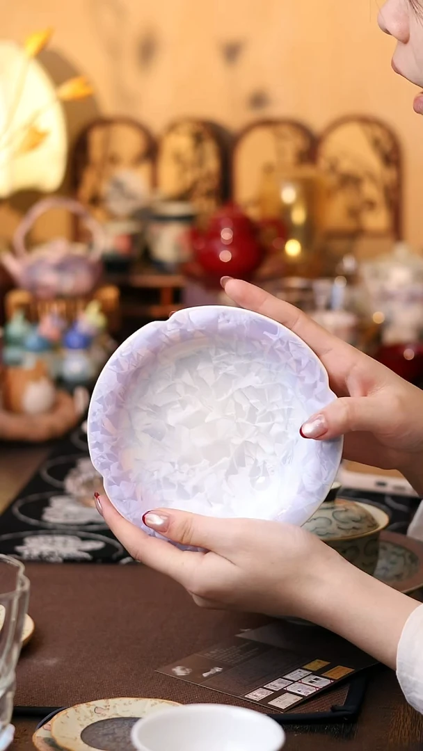 结晶釉渐变紫花边壶承