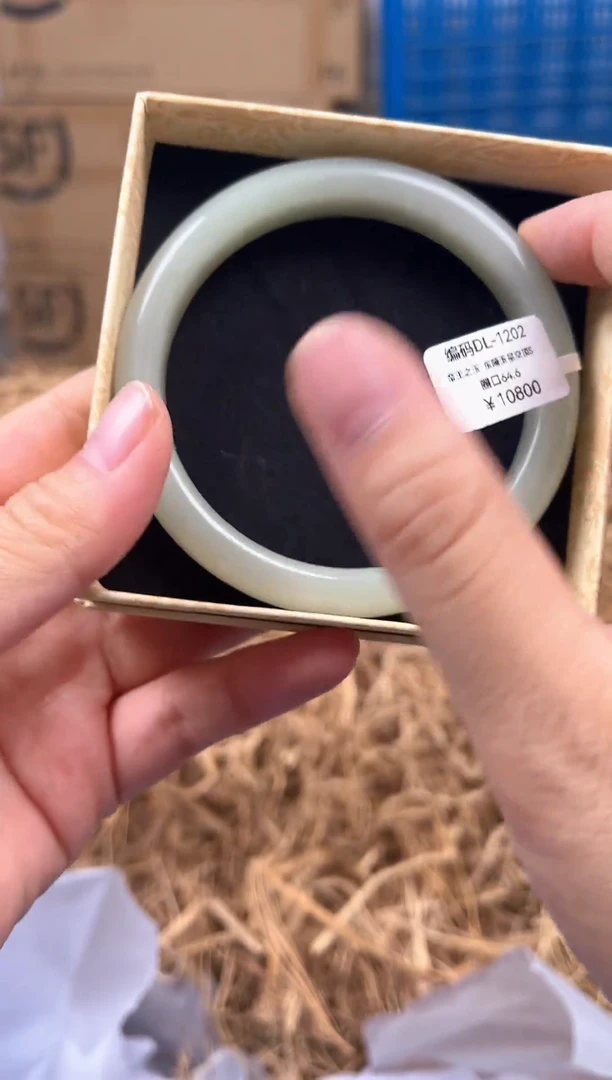未镶嵌手镯石英质玉0