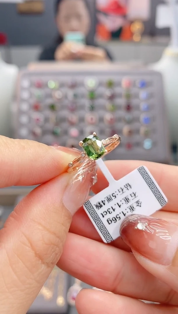 18K金镶嵌戒指碧玺1.13