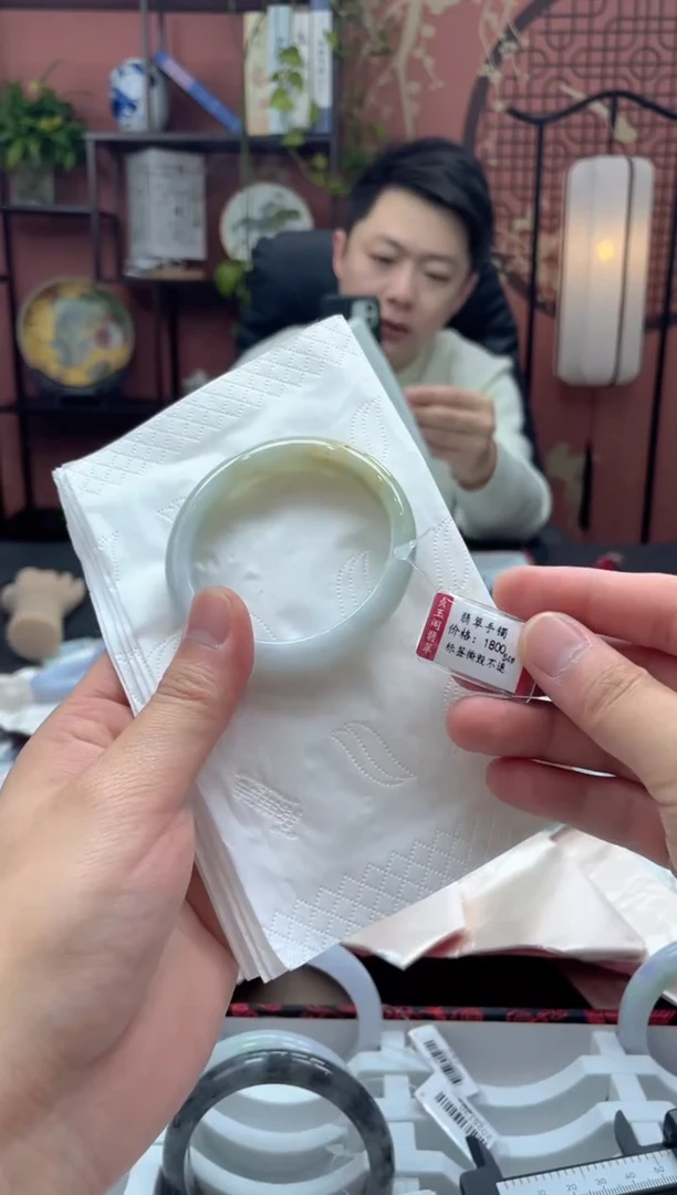 未镶嵌手镯翡翠8682*******