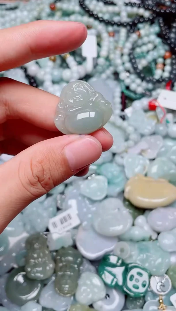 翡翠未镶嵌颈饰190