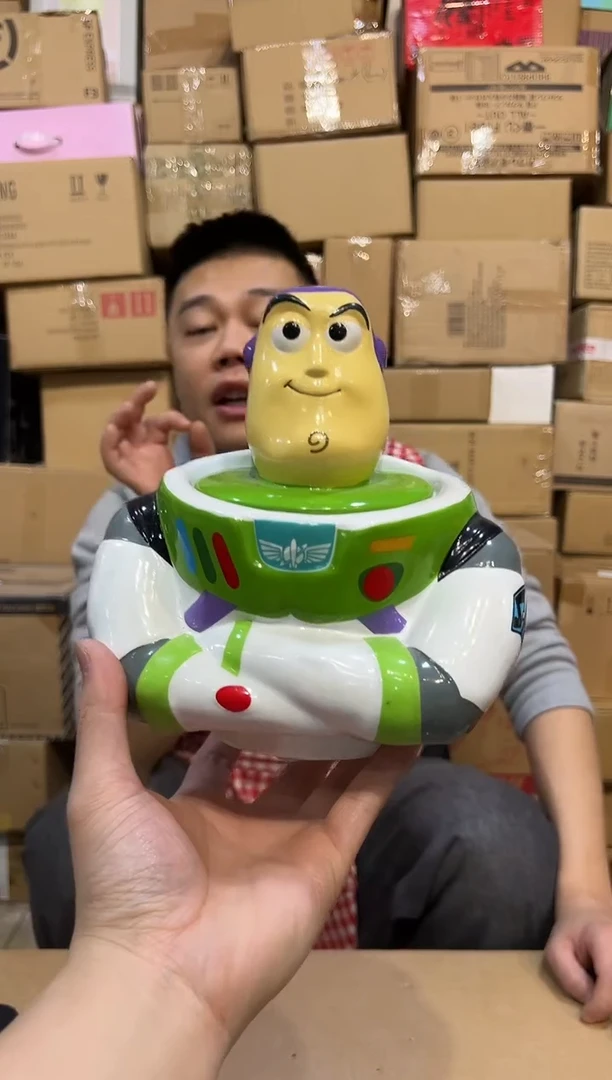 【闪购商品】杯巴斯光年带盖罐