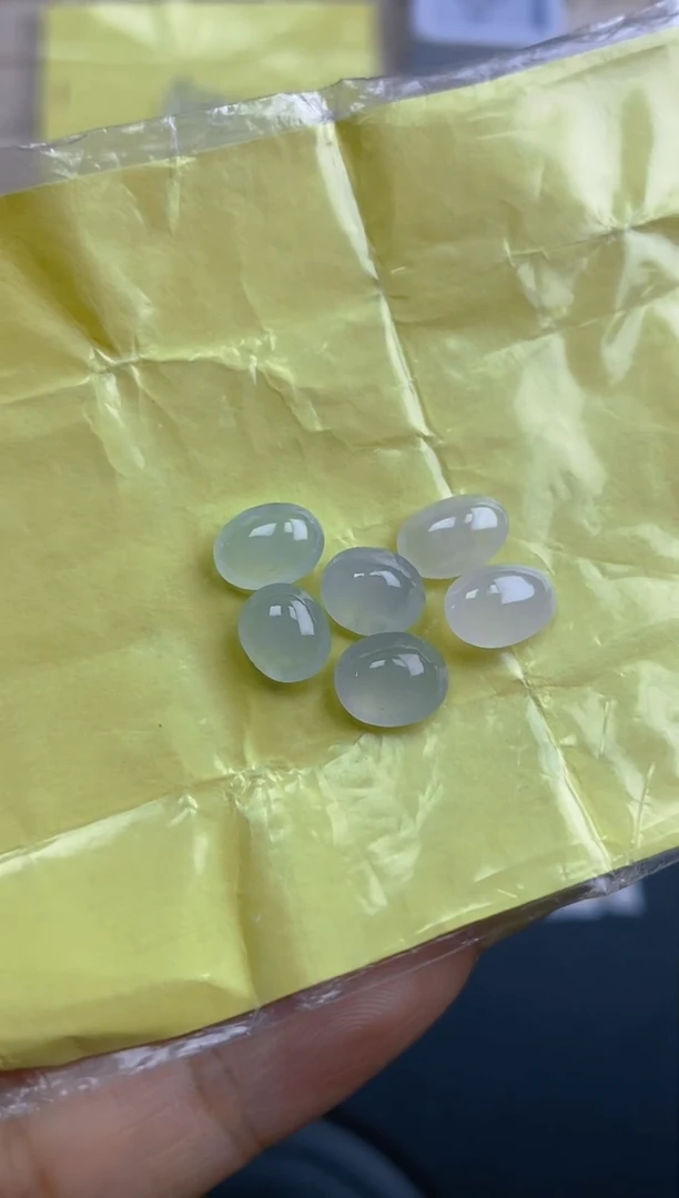 定制翡翠未镶嵌天然翡翠蛋面39